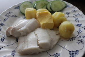 Íslenskur matur, ýsa, kartöflur, smjör og gúrkur